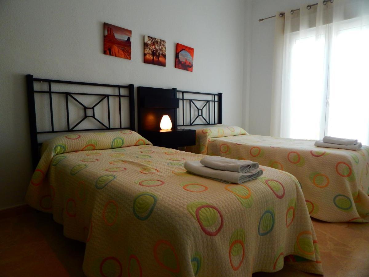 Apartamento Garcia lorca,solo familia y parejas Conil De La Frontera Exterior foto